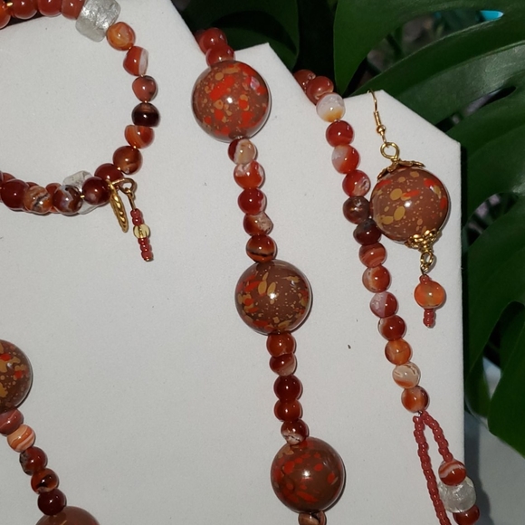 Amber - Picture 2 of 3